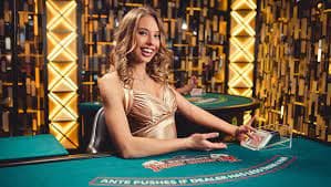 Antarmuka aplikasi mobile vegas 4d menampilkan sportsbook Liga 1 dan live-dealer tables di layar ponsel